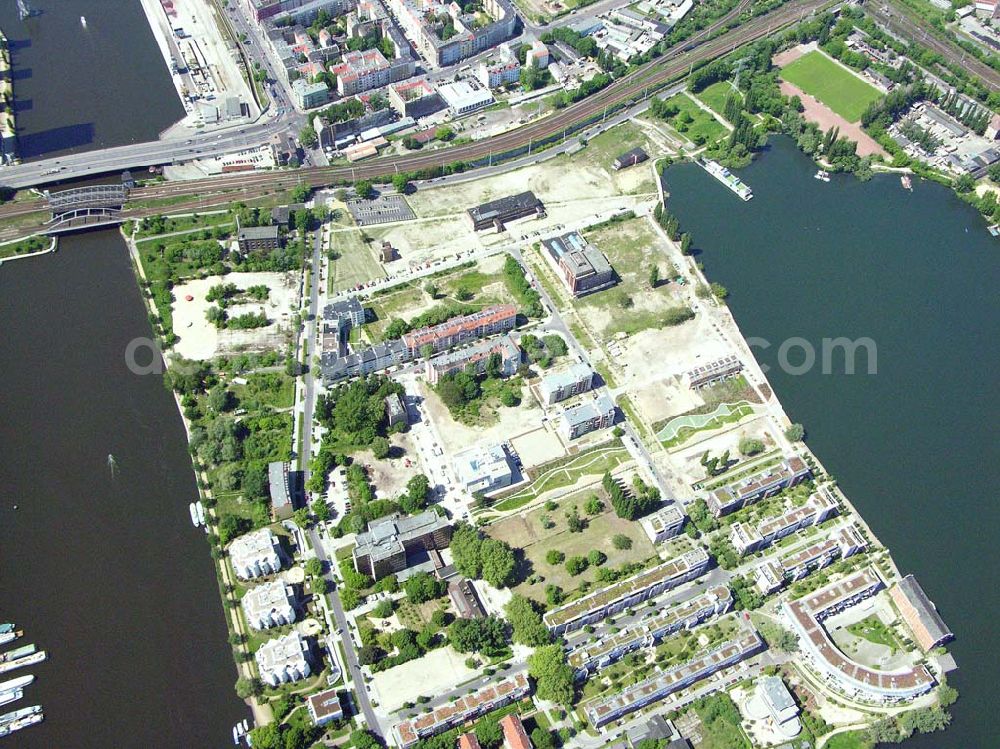 Aerial photograph Berlin - Stralau - Wohnneubau auf der Halbinsel Stralau im Bezirk Friedrichshain.