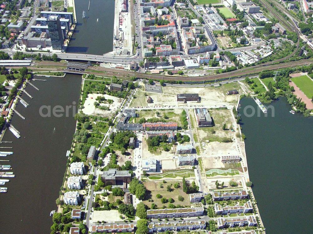 Berlin - Stralau from above - Wohnneubau auf der Halbinsel Stralau im Bezirk Friedrichshain.