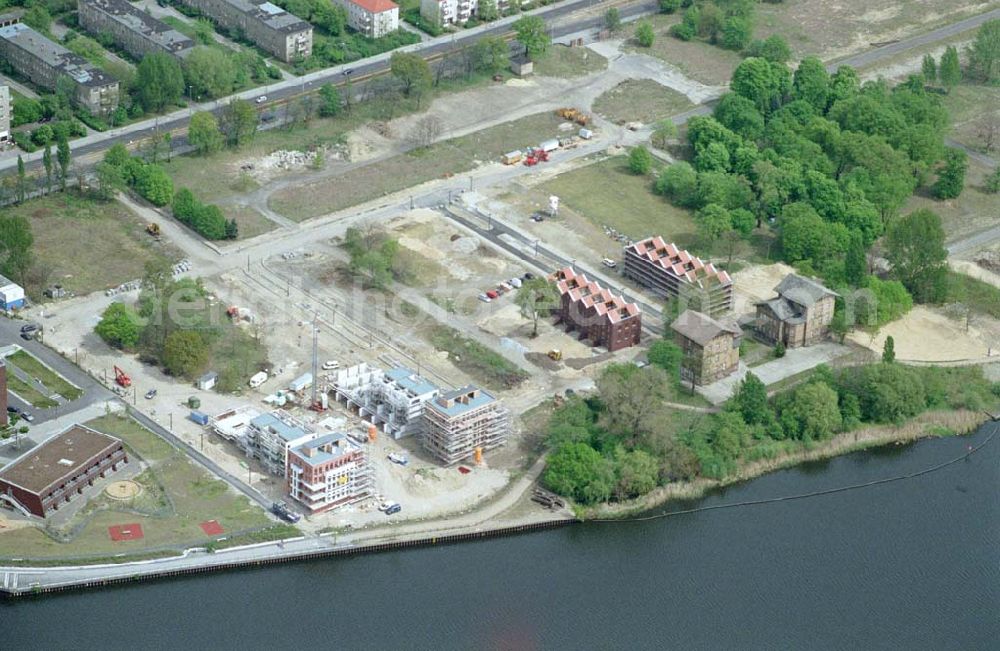 Berlin - Lichtenberg from the bird's eye view: Wohnneubau an der Rummelsburger Bucht durch die Unternehmensgruppe ZIEL in Berlin - Lichtenberg