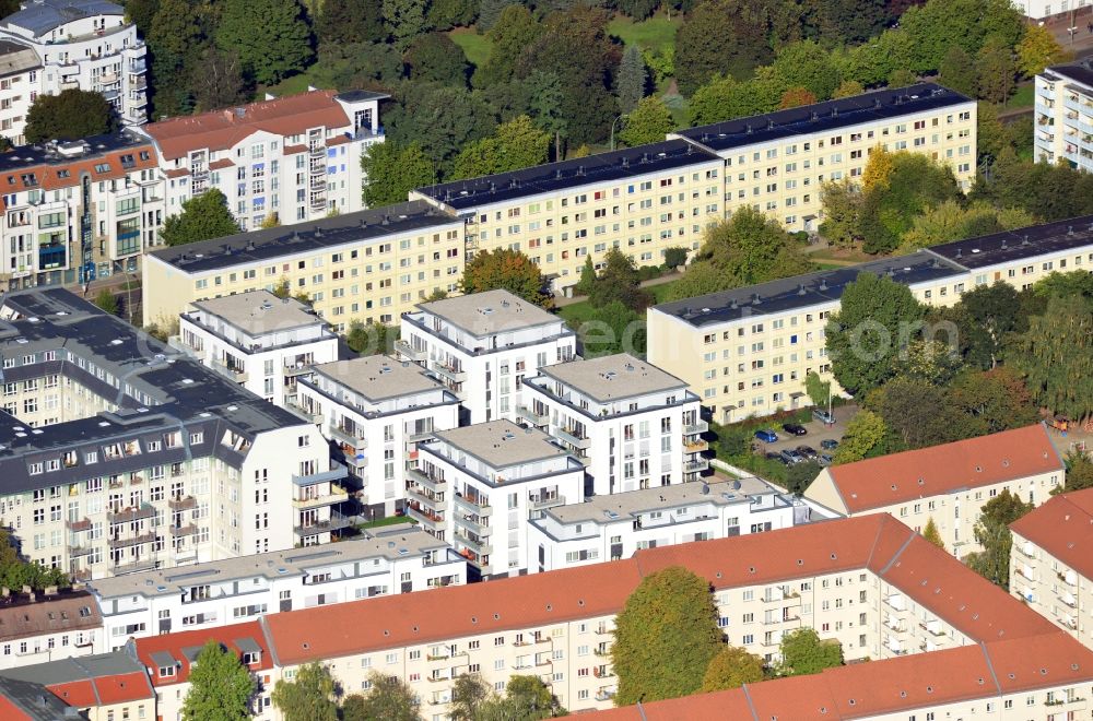 Berlin from the bird's eye view: Residential development with multi-family homes and apartments at Moellendorffstrasse in Berlin Lichtenberg