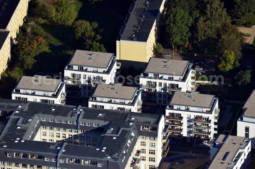 Berlin Lichtenberg from above - Residential development - development with multi-family homes on the street moellensdorf in Berlin Lichtenberg