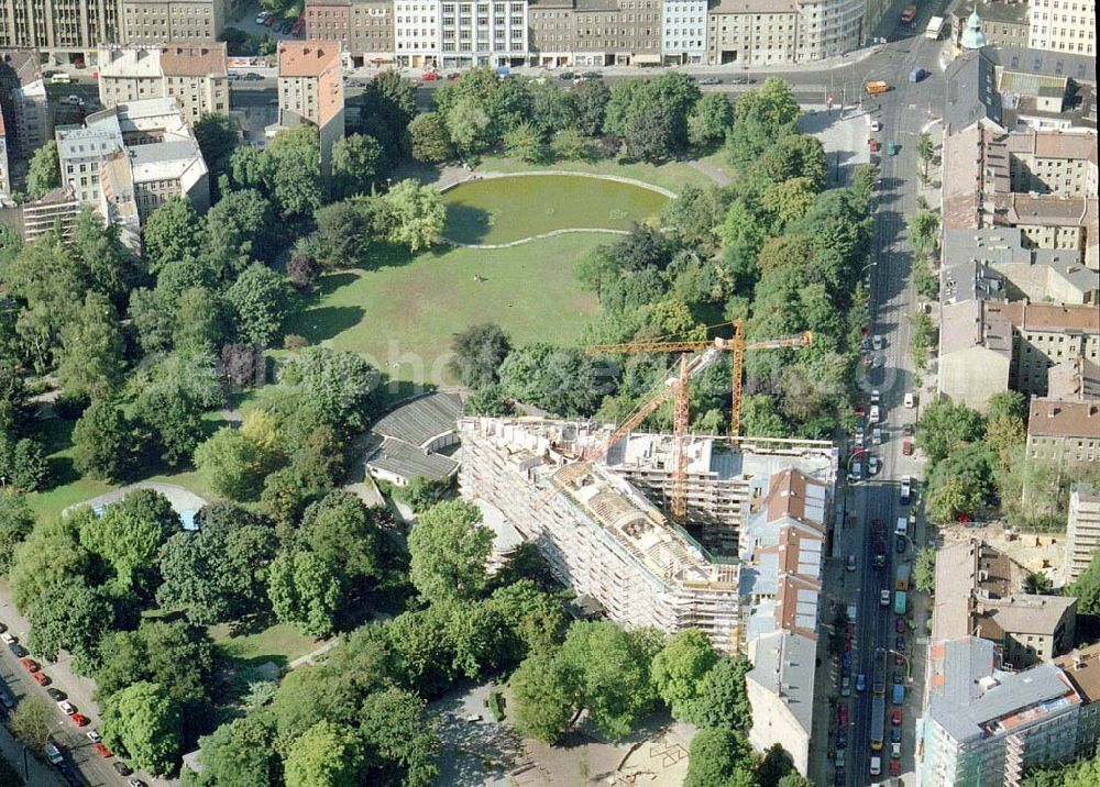 Berlin - Prenzlauer Berg from the bird's eye view: Wohnneubau an der Veteranenstraße / Weinbergsweg in Berlin-Prenzlauer Berg