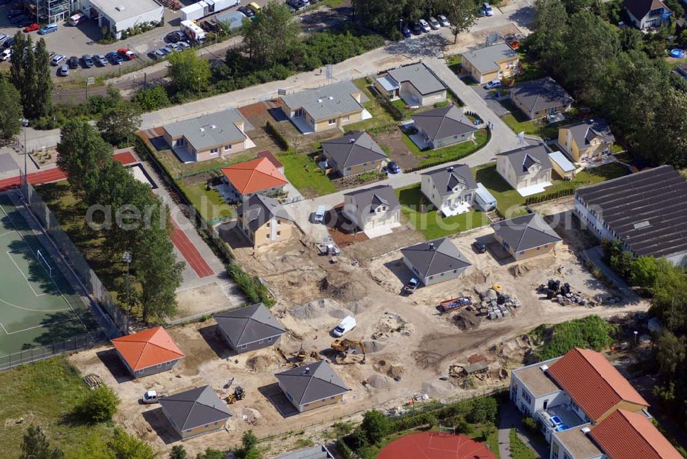 Berlin from the bird's eye view: Blick auf das Wohnneubaubaufeld der PREMIER Wohnbau an der Chaqrlottenstrasse in Berlin-Biesdorf