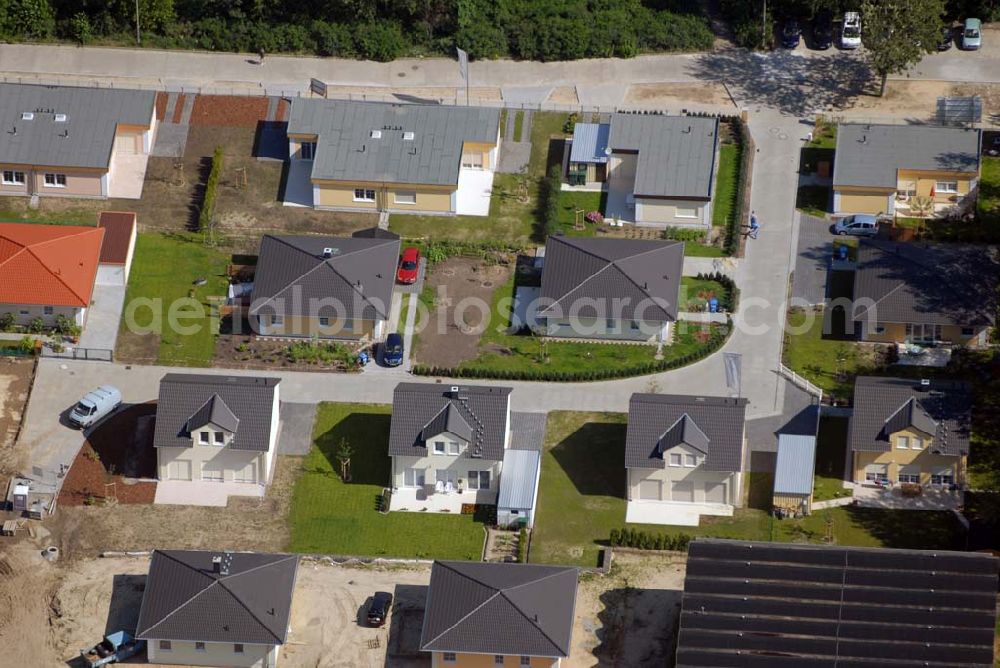 Aerial photograph Berlin - Blick auf das Wohnneubaubaufeld der PREMIER Wohnbau an der Chaqrlottenstrasse in Berlin-Biesdorf