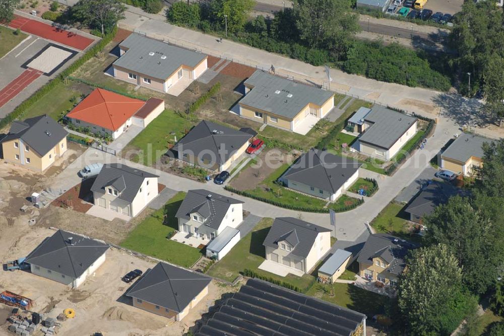 Berlin from the bird's eye view: Blick auf das Wohnneubaubaufeld der PREMIER Wohnbau an der Chaqrlottenstrasse in Berlin-Biesdorf