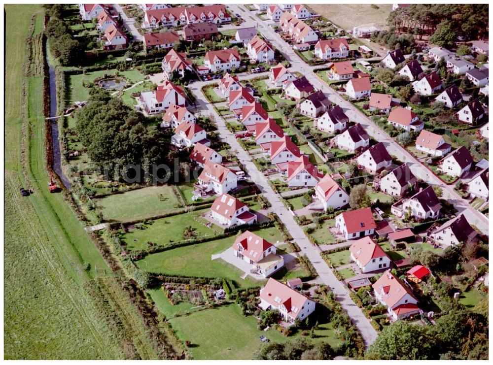 Aerial photograph Graal-Müritz / Mecklenburg Vorpommern - Wohnneubaugebiet der HAWO KG in Graal - Müritz Mecklenburg Vorpommern / 27.09.02