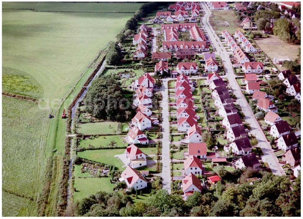 Graal-Müritz / Mecklenburg Vorpommern from above - Wohnneubaugebiet der HAWO KG in Graal - Müritz Mecklenburg Vorpommern / 27.09.02