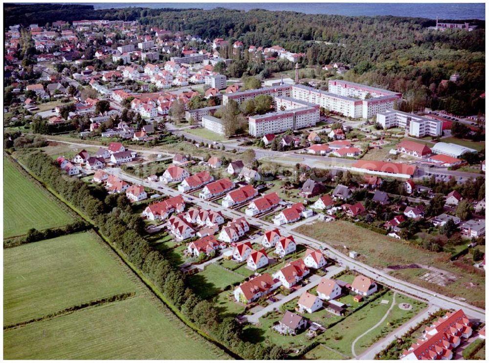 Graal-Müritz / Mecklenburg Vorpommern from the bird's eye view: Wohnneubaugebiet der HAWO KG in Graal - Müritz Mecklenburg Vorpommern / 27.09.02