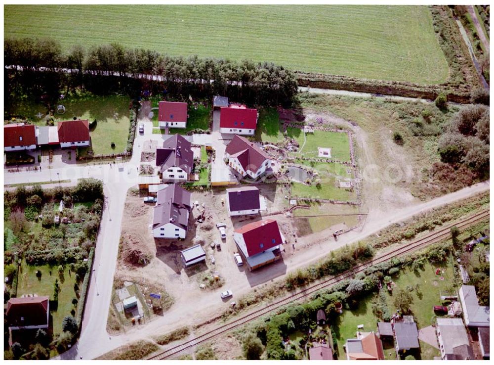 Graal-Müritz / Mecklenburg Vorpommern from the bird's eye view: Wohnneubaugebiet der HAWO KG in Graal - Müritz Mecklenburg Vorpommern / 27.09.02