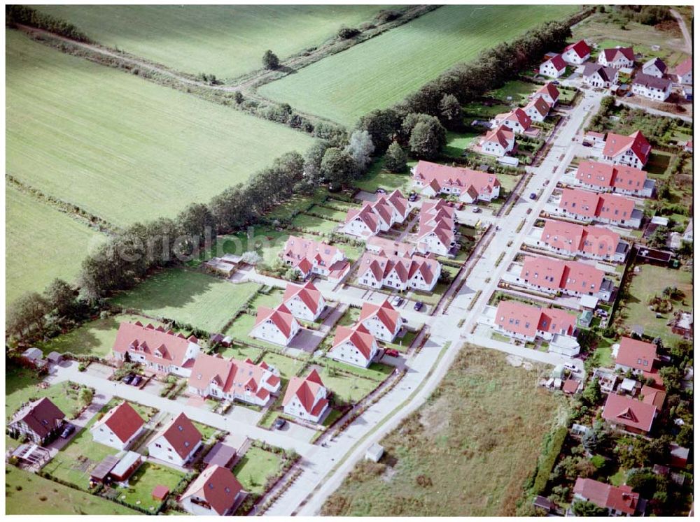 Aerial photograph Graal-Müritz / Mecklenburg Vorpommern - Wohnneubaugebiet der HAWO KG in Graal - Müritz Mecklenburg Vorpommern / 27.09.02