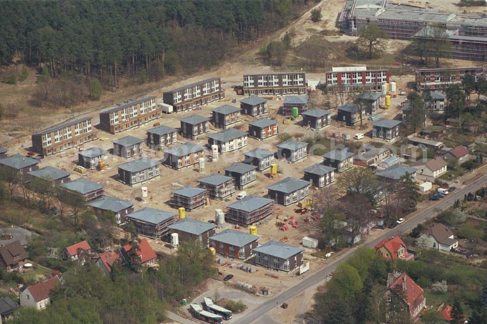 Aerial image KLEINMACHNOW / BRANDENBURG - Wohnneubaugebiet in Kleinmachnow. 1995