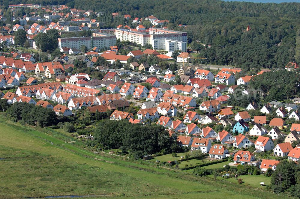 Aerial photograph Graal-Müritz - Blick auf das Wohngebiet Koppenheide der HAWO Bauträger KG in unmittelbarer Strandnähe im Ostseeheilbad Graal-Müritz.