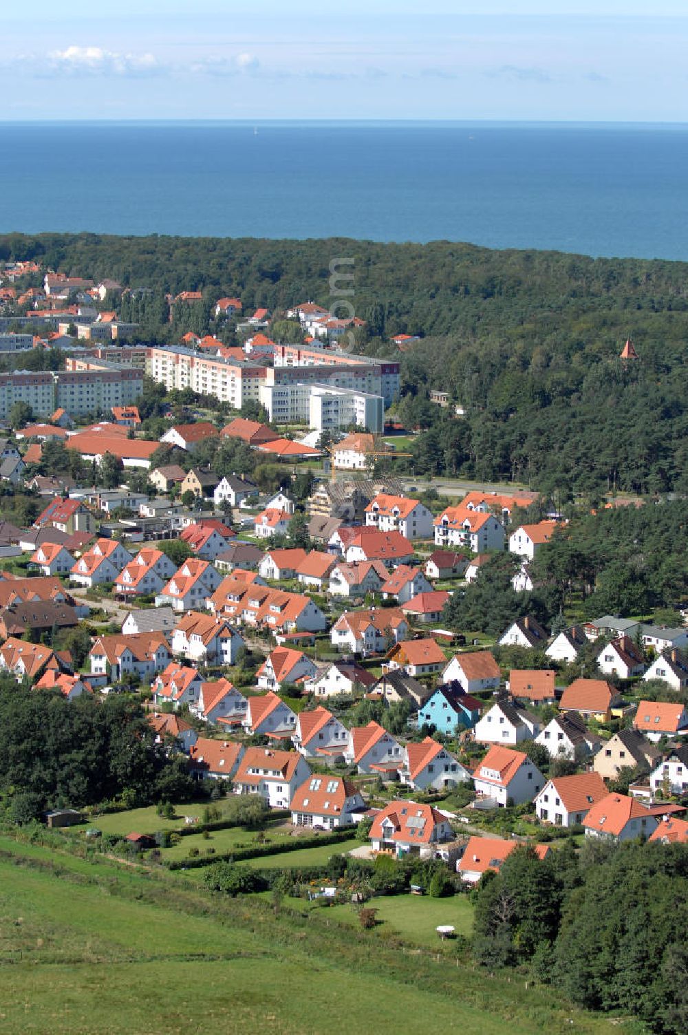 Graal-Müritz from the bird's eye view: Blick auf das Wohngebiet Koppenheide der HAWO Bauträger KG in unmittelbarer Strandnähe im Ostseeheilbad Graal-Müritz.