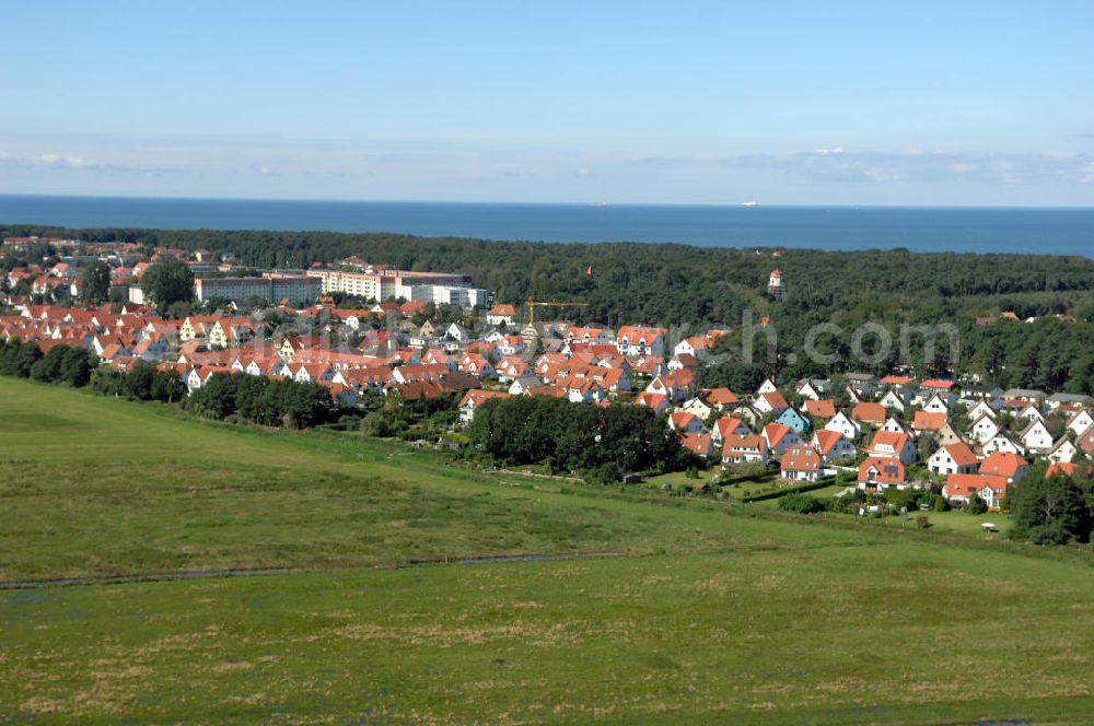 Graal-Müritz from the bird's eye view: Blick auf das Wohngebiet Koppenheide der HAWO Bauträger KG in unmittelbarer Strandnähe im Ostseeheilbad Graal-Müritz.