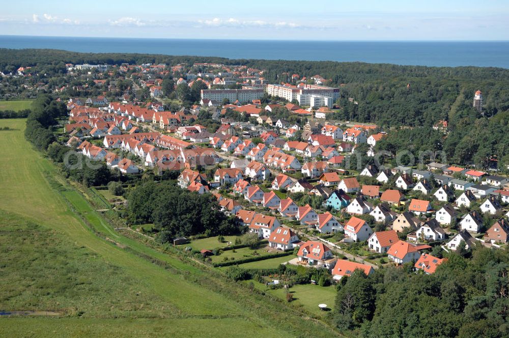 Aerial photograph Graal-Müritz - Blick auf das Wohngebiet Koppenheide der HAWO Bauträger KG in unmittelbarer Strandnähe im Ostseeheilbad Graal-Müritz.