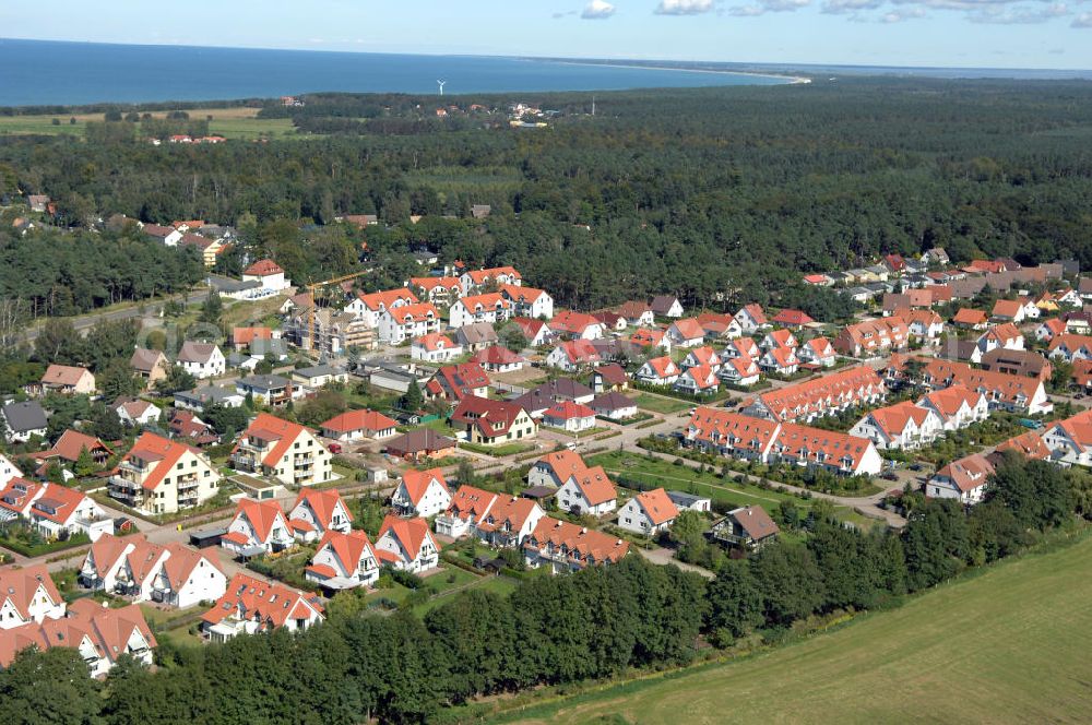 Graal-Müritz from the bird's eye view: Blick auf das Wohngebiet Koppenheide der HAWO Bauträger KG in unmittelbarer Strandnähe im Ostseeheilbad Graal-Müritz.