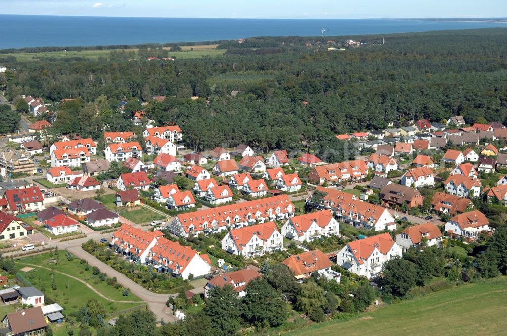 Aerial photograph Graal-Müritz - Blick auf das Wohngebiet Koppenheide der HAWO Bauträger KG in unmittelbarer Strandnähe im Ostseeheilbad Graal-Müritz.