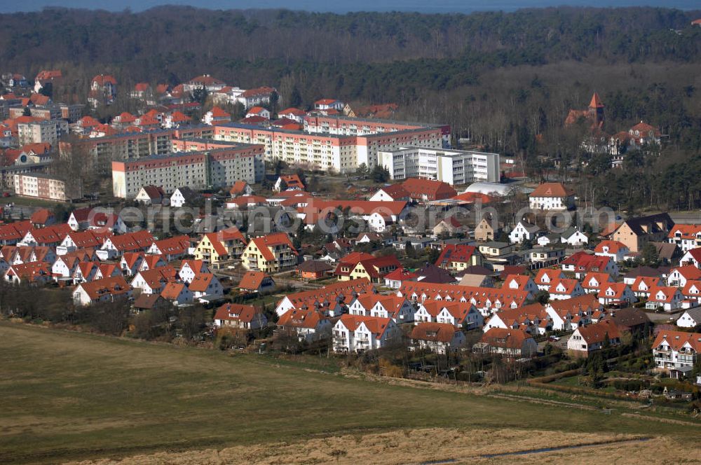 Aerial photograph Graal-Müritz - Blick auf das Wohngebiet Koppenheide der HAWO Bauträger KG in unmittelbarer Strandnähe im Ostseeheilbad Graal-Müritz.