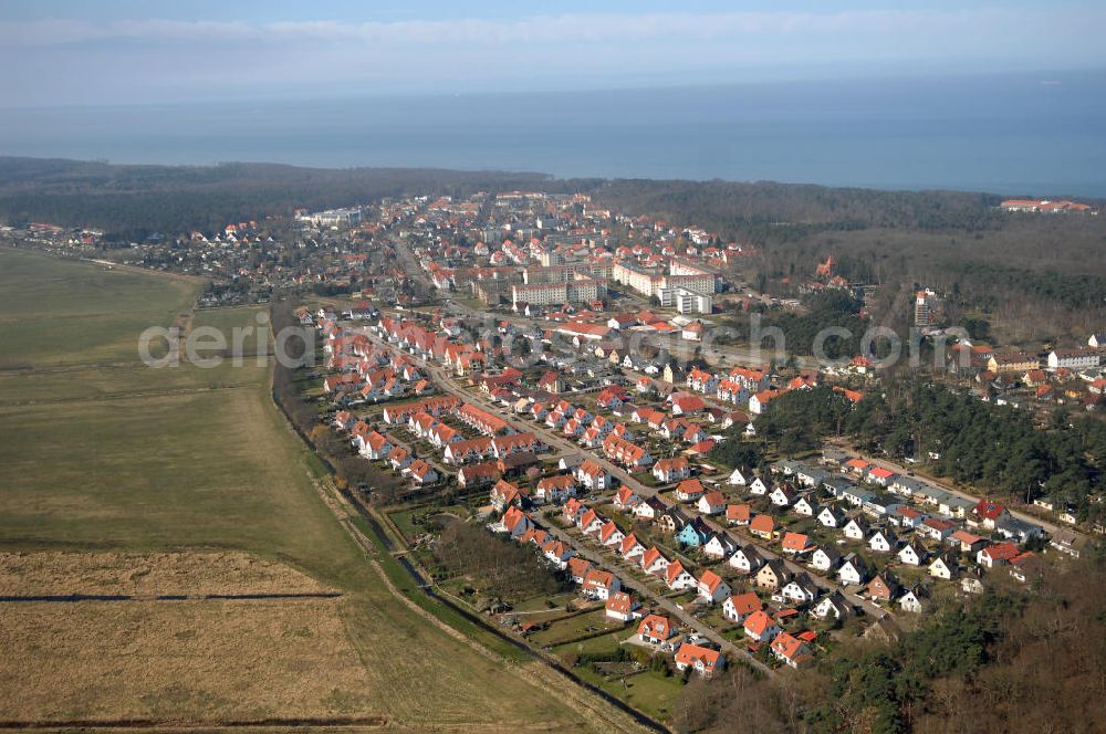 Graal-Müritz from the bird's eye view: Blick auf das Wohngebiet Koppenheide der HAWO Bauträger KG in unmittelbarer Strandnähe im Ostseeheilbad Graal-Müritz.