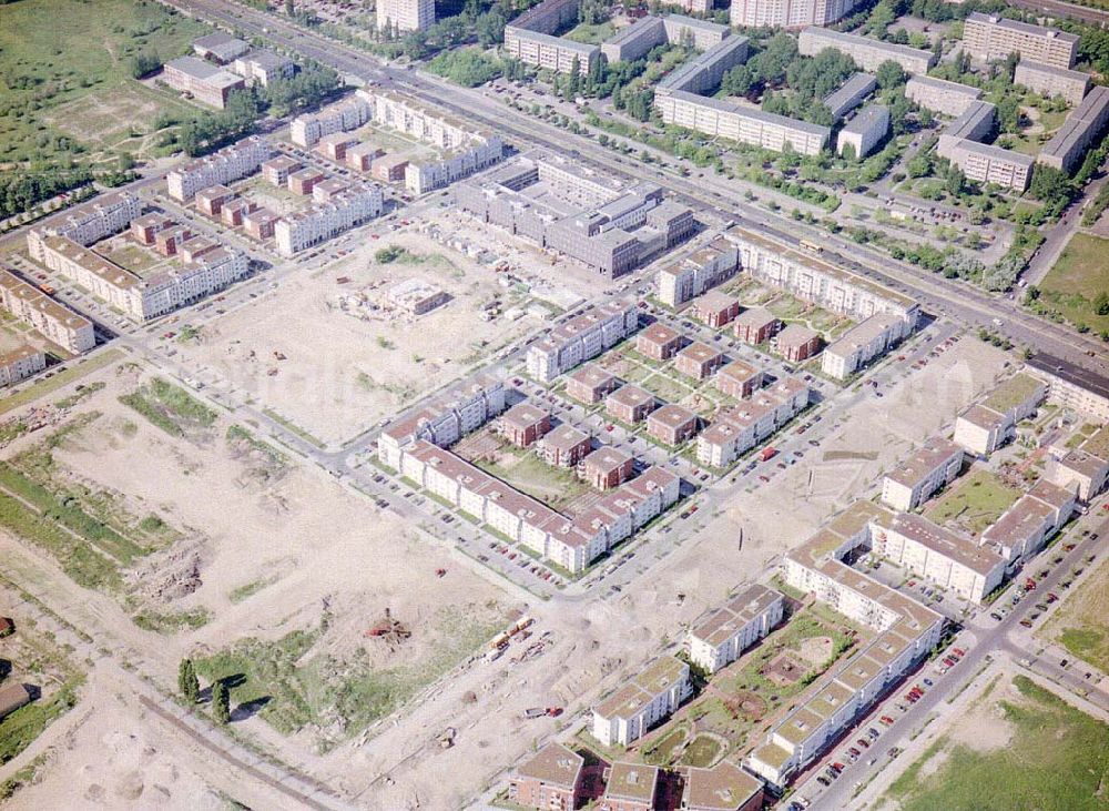 Berlin - Marzahn from the bird's eye view: Wohnneubaugebiet Landsberger Tor an der Landsberger Allee in Berlin-Marzahn.