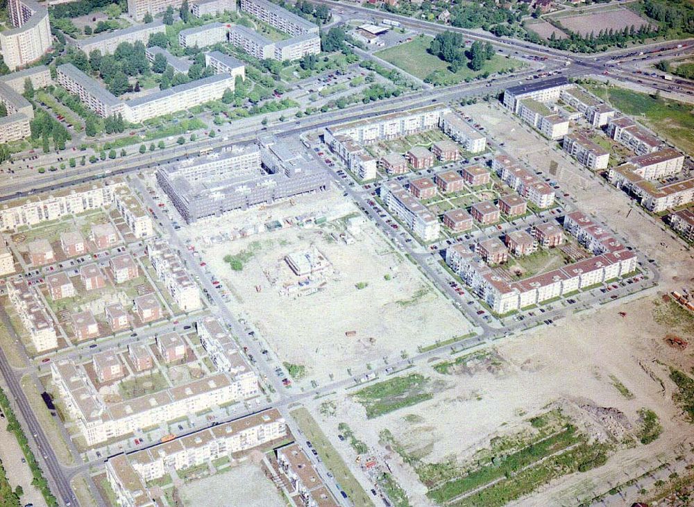 Aerial image Berlin - Marzahn - Wohnneubaugebiet Landsberger Tor an der Landsberger Allee in Berlin-Marzahn.