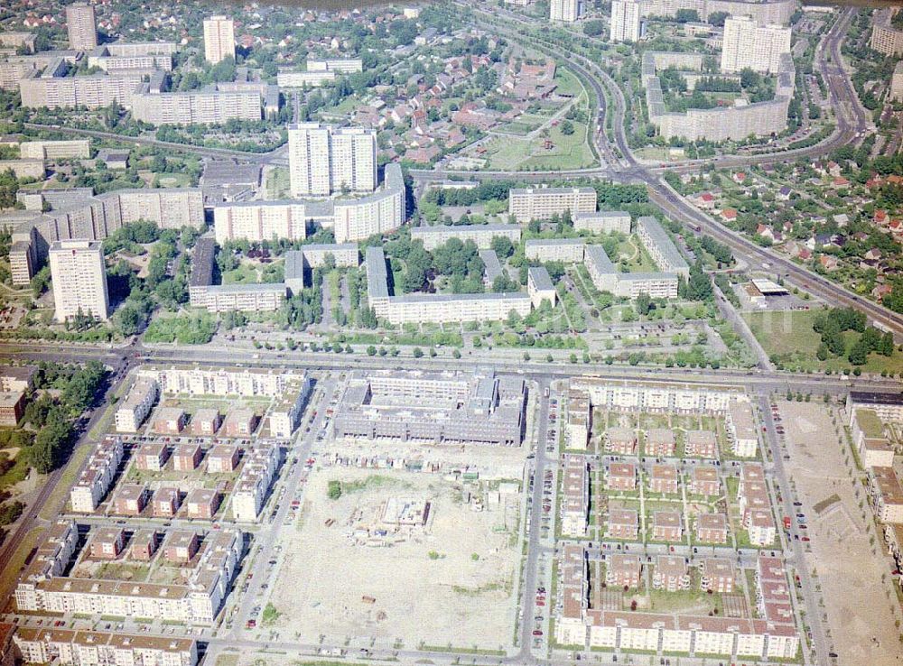 Aerial image Berlin - Marzahn - Wohnneubaugebiet Landsberger Tor an der Landsberger Allee in Berlin-Marzahn.