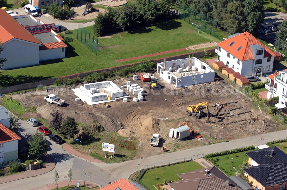 Aerial photograph Graal-Müritz - Blick auf das Wohngebiet der HAWO Bauträger KG am Lerchenweg in unmittelbarer Strandnähe im Ostseeheilbad Graal-Müritz.