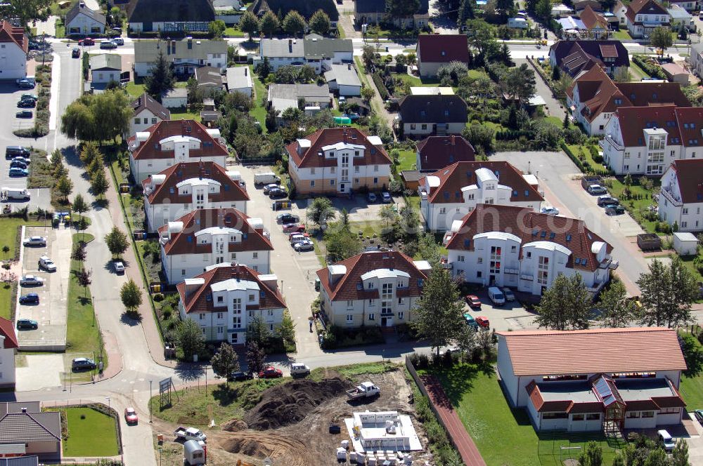 Graal-Müritz from the bird's eye view: Blick auf das Wohngebiet der HAWO Bauträger KG am Lerchenweg in unmittelbarer Strandnähe im Ostseeheilbad Graal-Müritz.