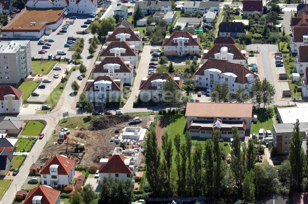 Aerial photograph Graal-Müritz - Blick auf das Wohngebiet der HAWO Bauträger KG am Lerchenweg in unmittelbarer Strandnähe im Ostseeheilbad Graal-Müritz.