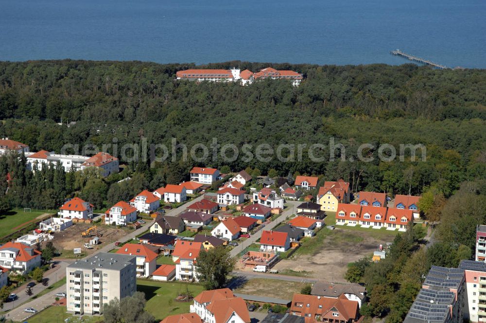 Aerial photograph Graal-Müritz - Blick auf das Wohngebiet der HAWO Bauträger KG am Lerchenweg in unmittelbarer Strandnähe im Ostseeheilbad Graal-Müritz.