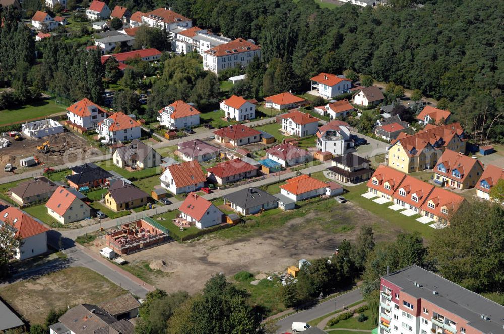 Aerial image Graal-Müritz - Blick auf das Wohngebiet der HAWO Bauträger KG am Lerchenweg in unmittelbarer Strandnähe im Ostseeheilbad Graal-Müritz.