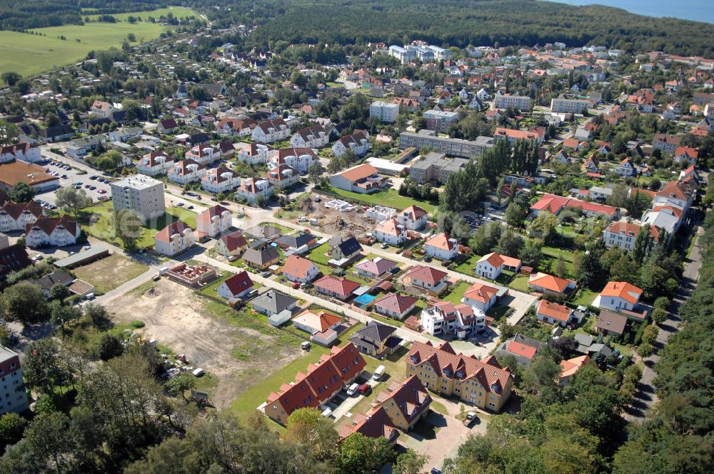 Graal-Müritz from above - Blick auf das Wohngebiet der HAWO Bauträger KG am Lerchenweg in unmittelbarer Strandnähe im Ostseeheilbad Graal-Müritz.