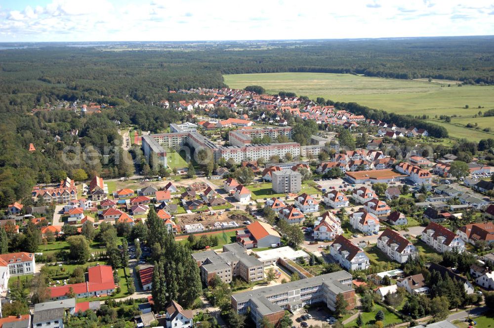 Graal-Müritz from the bird's eye view: Blick auf das Wohngebiet der HAWO Bauträger KG am Lerchenweg in unmittelbarer Strandnähe im Ostseeheilbad Graal-Müritz.