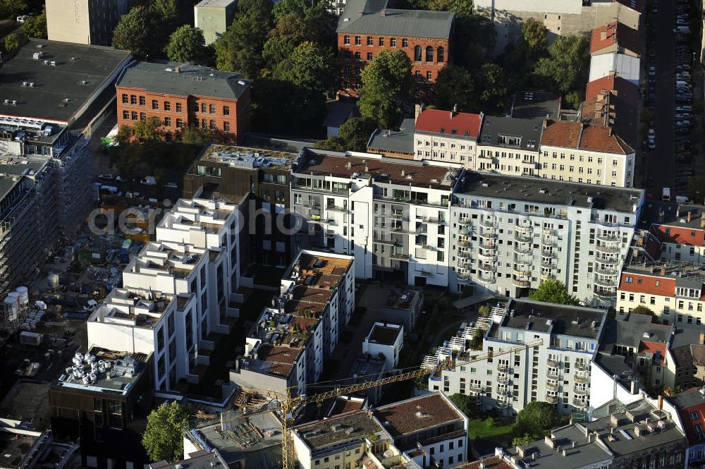 Berlin from above - Blick auf die Baustelle des Wohnneubaugebiet Marthashof an der Schwedter Straße im Stadtteil Prenzlauer Berg. Der Neubau ist ein Projekt der STOFANEL Investment AG , Projektsteuerer die city Bauten mbH, Baufirma die ALPINE Bau Deutschland. View of the residential development area „Marthashof Urban Village“ at the Berlin - district Prenzlauer Berg.