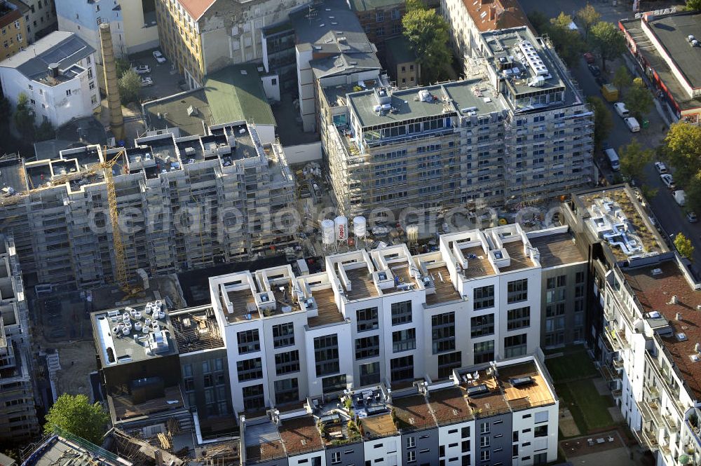 Berlin from above - Blick auf die Baustelle des Wohnneubaugebiet Marthashof an der Schwedter Straße im Stadtteil Prenzlauer Berg. Der Neubau ist ein Projekt der STOFANEL Investment AG , Projektsteuerer die city Bauten mbH, Baufirma die ALPINE Bau Deutschland. View of the residential development area „Marthashof Urban Village“ at the Berlin - district Prenzlauer Berg.