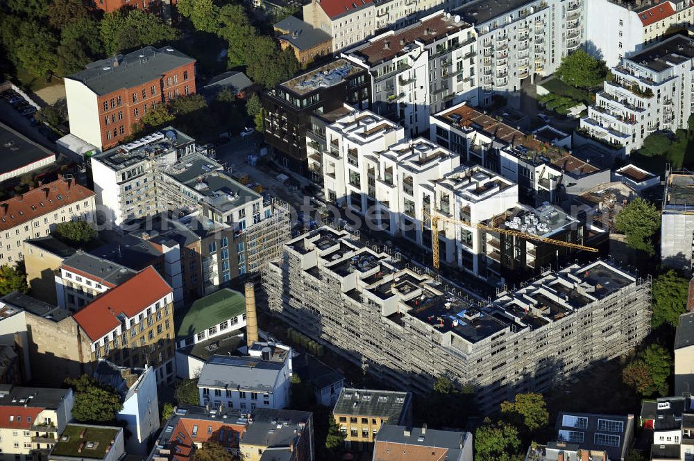 Berlin from above - Blick auf die Baustelle des Wohnneubaugebiet Marthashof an der Schwedter Straße im Stadtteil Prenzlauer Berg. Der Neubau ist ein Projekt der STOFANEL Investment AG , Projektsteuerer die city Bauten mbH, Baufirma die ALPINE Bau Deutschland. View of the residential development area „Marthashof Urban Village“ at the Berlin - district Prenzlauer Berg.