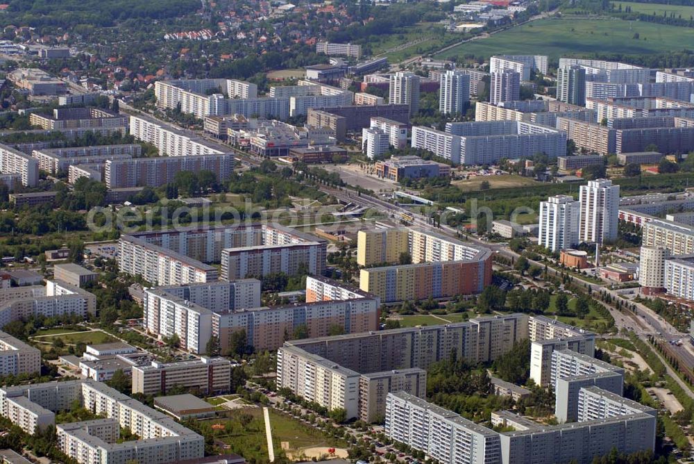 Berlin from the bird's eye view: Blick auf das Wohnneubaugebiet an der Wartiner Straße, Vincent-van-Gogh-Straße und Falkenberger Chaussee in Berlin-Hohenschönhausen in Ost-West-Richtung.