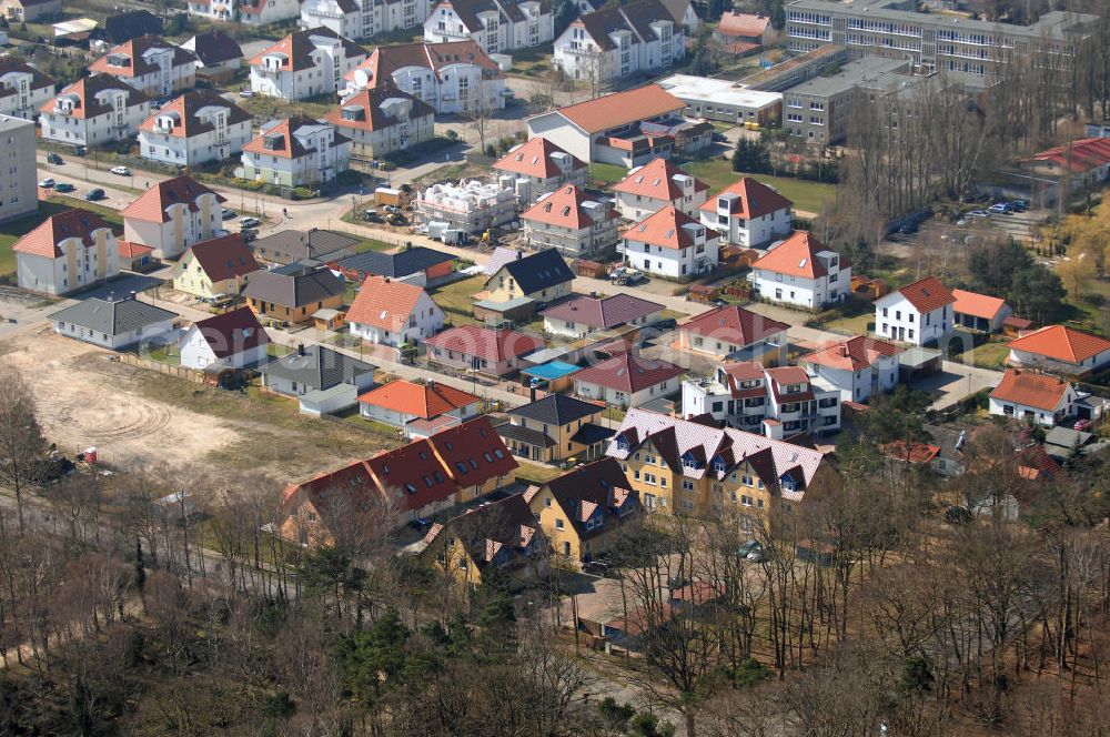 Graal-Müritz from above - Blick auf das Wohngebiet der HAWO Bauträger KG Zur Eselswiese in unmittelbarer Strandnähe im Ostseeheilbad Graal-Müritz.