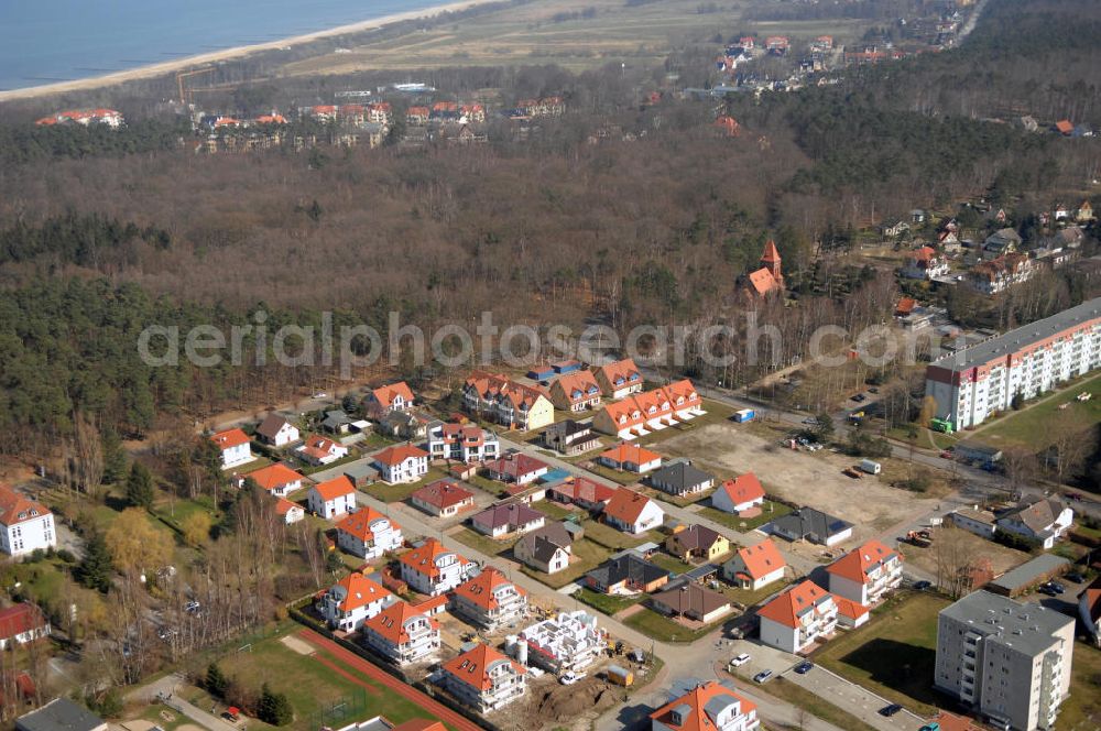 Aerial photograph Graal-Müritz - Blick auf das Wohngebiet der HAWO Bauträger KG Zur Eselswiese in unmittelbarer Strandnähe im Ostseeheilbad Graal-Müritz.