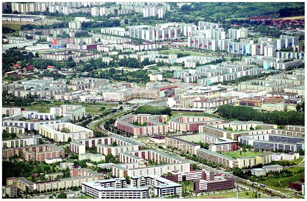 Aerial image Berlin - Hellersdorf - Stadtübersichten von den Wohnneubaugebieten in Berlin - Hellersdorf am Stadtteilzentrum Hellersdorf Helle Mitte.