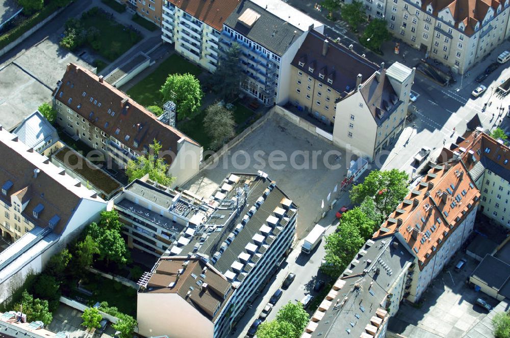 München from the bird's eye view: Baustelle des Wohnneubaugebietes an der Implerstrasse / Thalkirchnerstrasse in München - Sendling. Ein Projekt der Concept Bau - Premier GmbH.