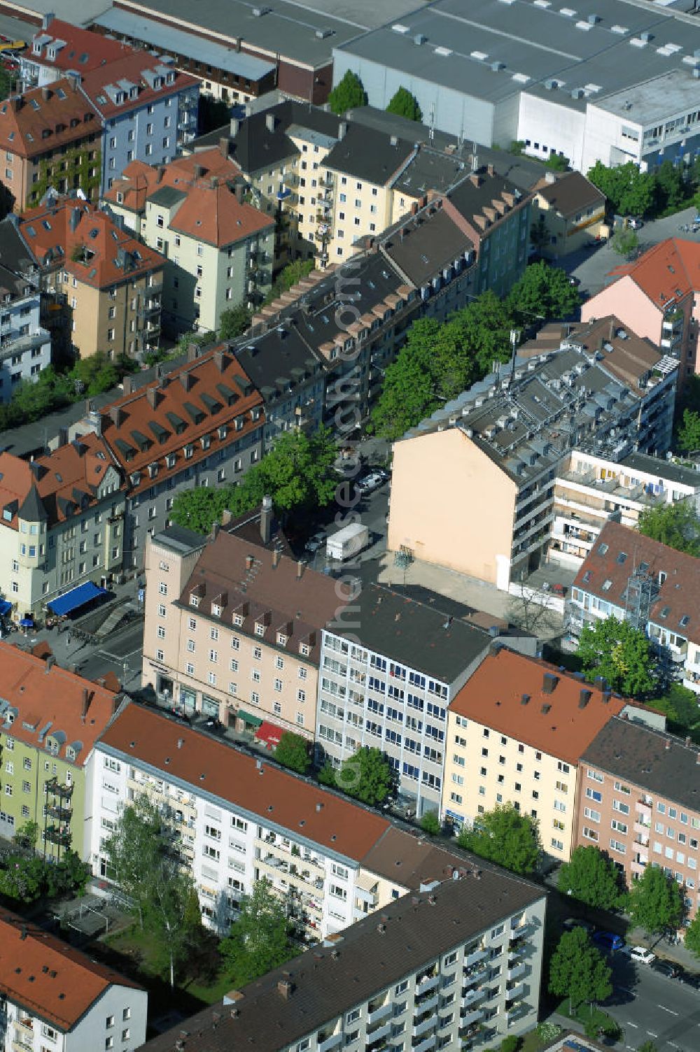 München from the bird's eye view: Baustelle des Wohnneubaugebietes an der Implerstrasse / Thalkirchnerstrasse in München - Sendling. Ein Projekt der Concept Bau - Premier GmbH.