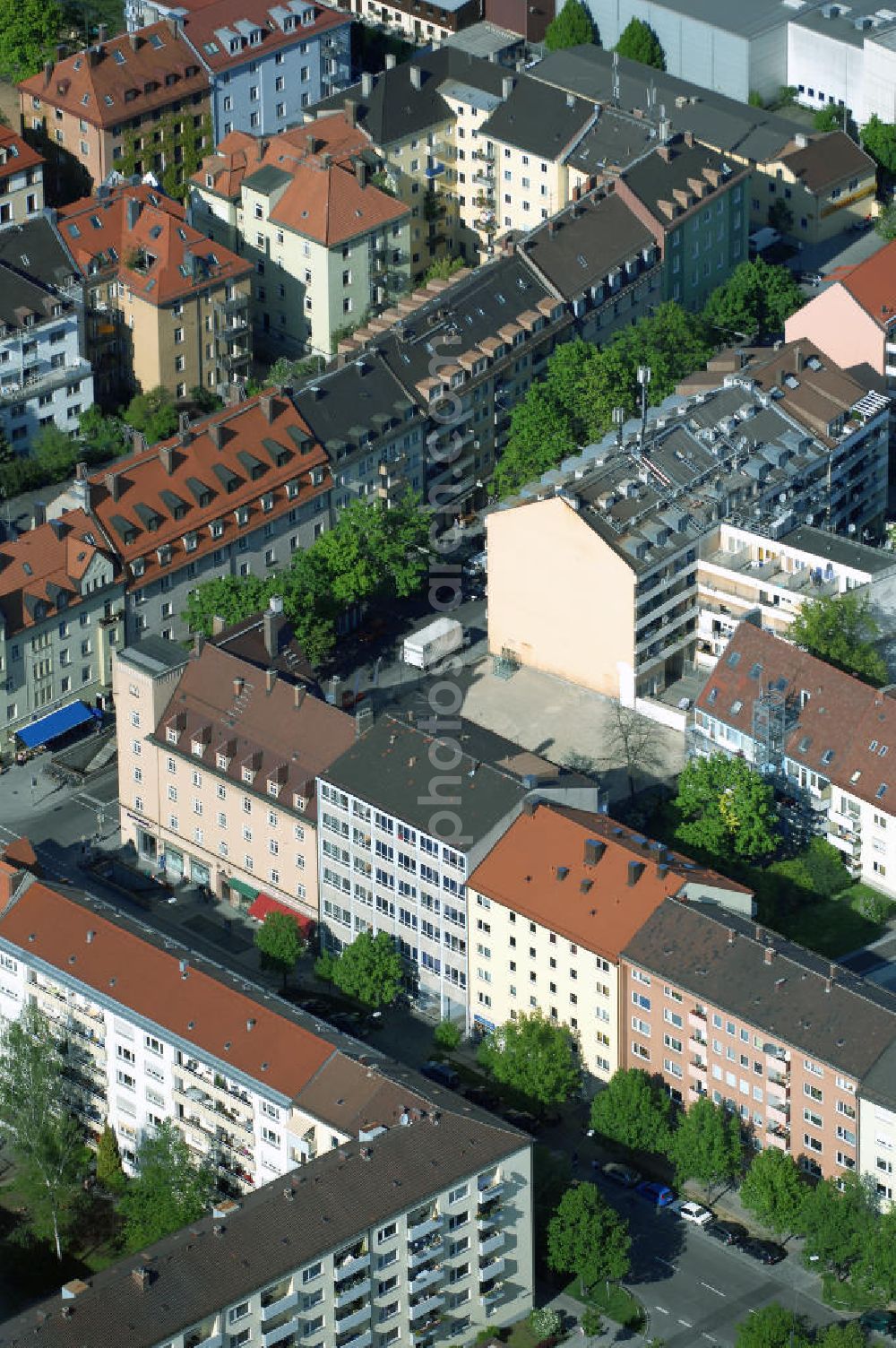 Aerial image München - Baustelle des Wohnneubaugebietes an der Implerstrasse / Thalkirchnerstrasse in München - Sendling. Ein Projekt der Concept Bau - Premier GmbH.