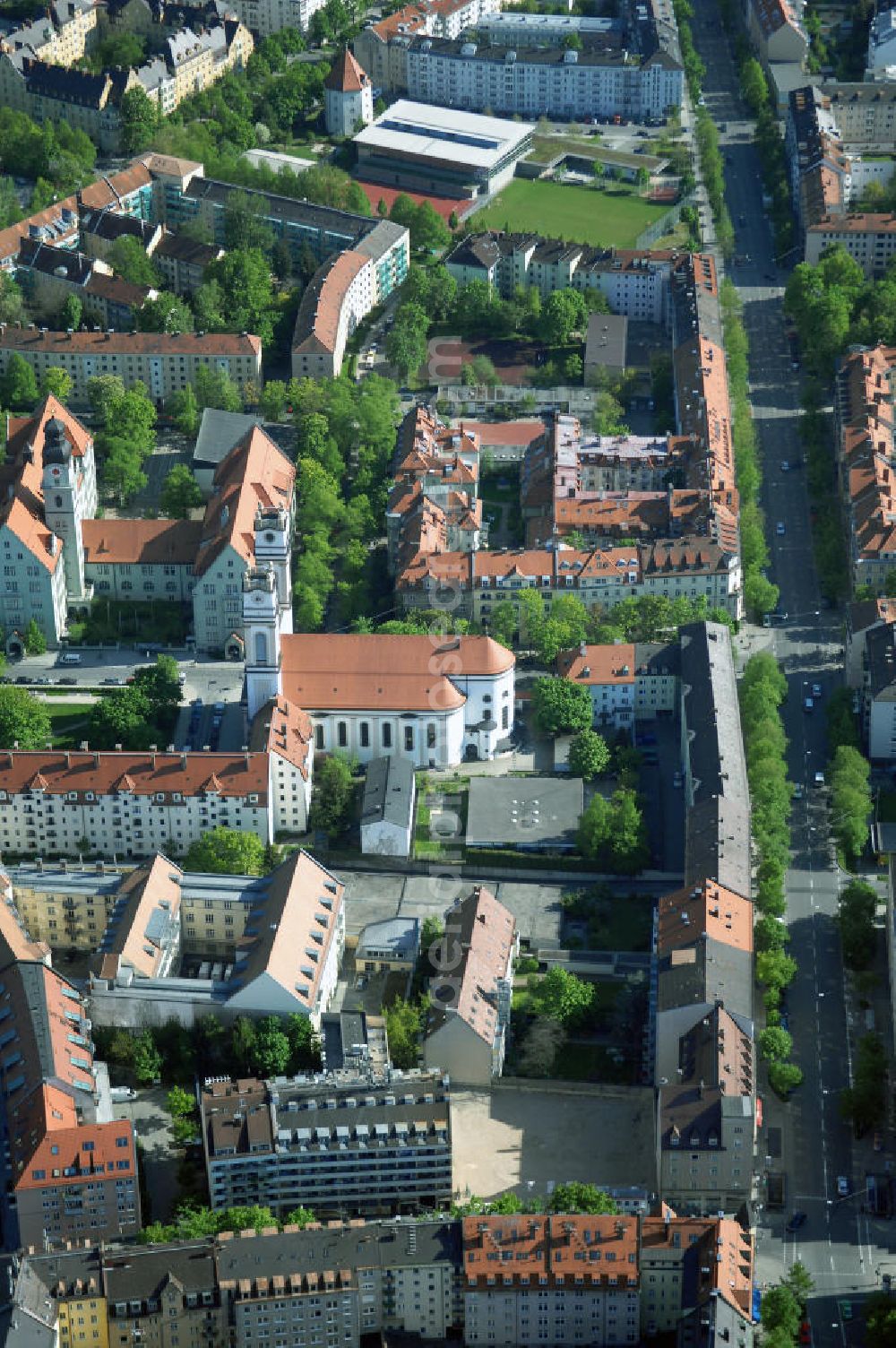 Aerial image München - Baustelle des Wohnneubaugebietes an der Implerstrasse / Thalkirchnerstrasse in München - Sendling. Ein Projekt der Concept Bau - Premier GmbH.