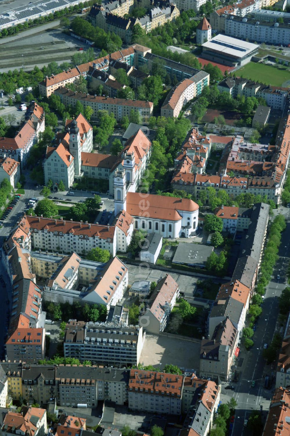 Aerial photograph München - Baustelle des Wohnneubaugebietes an der Implerstrasse / Thalkirchnerstrasse in München - Sendling. Ein Projekt der Concept Bau - Premier GmbH.