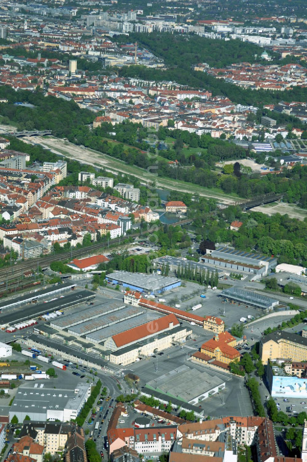 Aerial image München - Baustelle des Wohnneubaugebietes an der Implerstrasse / Thalkirchnerstrasse in München - Sendling. Ein Projekt der Concept Bau - Premier GmbH.