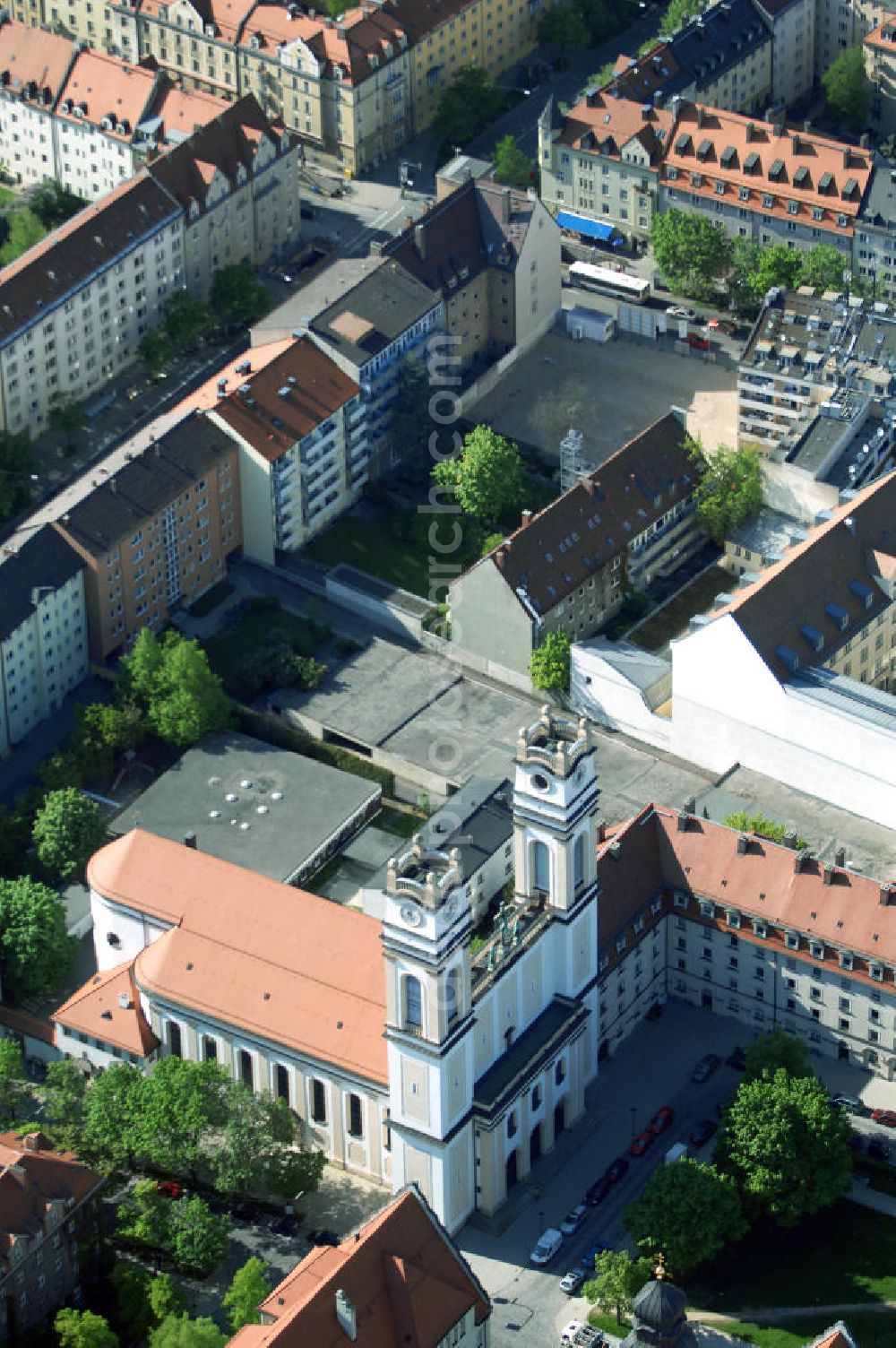 Aerial image München - Baustelle des Wohnneubaugebietes an der Implerstrasse / Thalkirchnerstrasse in München - Sendling. Ein Projekt der Concept Bau - Premier GmbH.