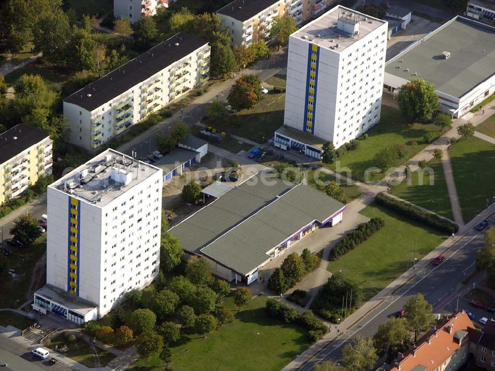 Hennigsdorf from the bird's eye view: 05.10.2004 Wohnparadies Hennigsdorf in der Fontanestr.91, 16761 Hennigsdorf der Firmengruppe Bozkurt.