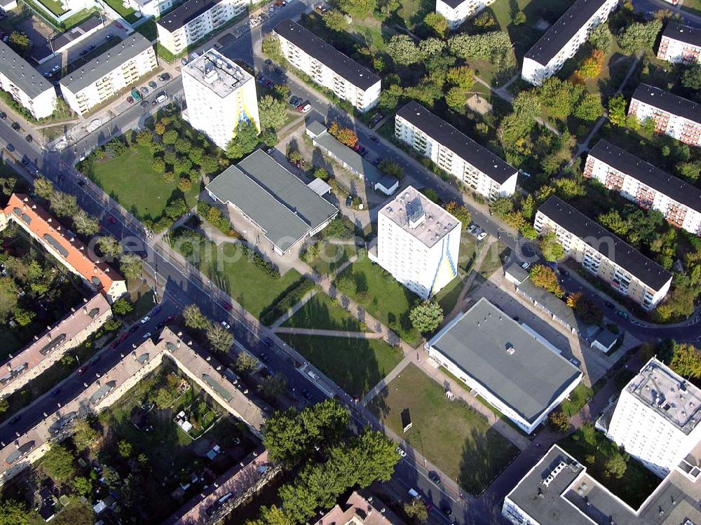 Aerial photograph Hennigsdorf - 05.10.2004 Wohnparadies Hennigsdorf in der Fontanestr.91, 16761 Hennigsdorf der Firmengruppe Bozkurt.