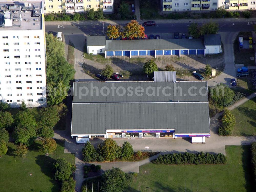 Hennigsdorf from the bird's eye view: 05.10.2004 Wohnparadies Hennigsdorf in der Fontanestr.91, 16761 Hennigsdorf der Firmengruppe Bozkurt.